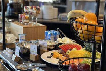 هتل Doubletree By Hilton Omaha Southwest