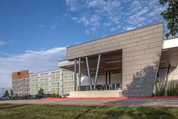 هتل Doubletree By Hilton Omaha Southwest