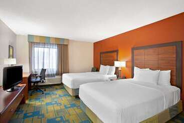 Отель La Quinta Inn By Wyndham Auburn Worcester