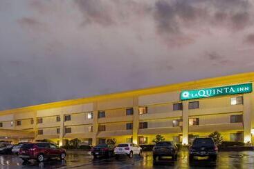 Отель La Quinta Inn By Wyndham Auburn Worcester