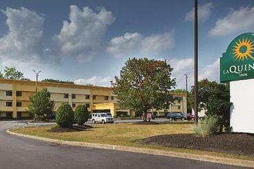 Отель La Quinta Inn By Wyndham Auburn Worcester