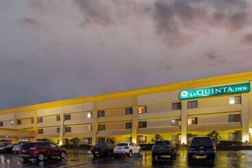 Отель La Quinta Inn By Wyndham Auburn Worcester