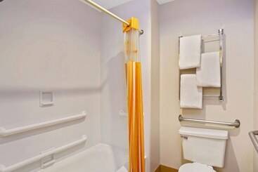 Отель La Quinta Inn By Wyndham Auburn Worcester