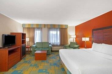 Отель La Quinta Inn By Wyndham Auburn Worcester