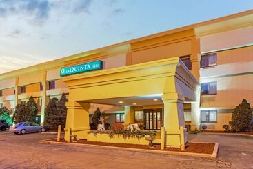 هتل La Quinta Inn By Wyndham Milwaukee Airport / Oak Creek
