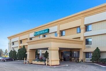 هتل La Quinta Inn By Wyndham Milwaukee Airport / Oak Creek