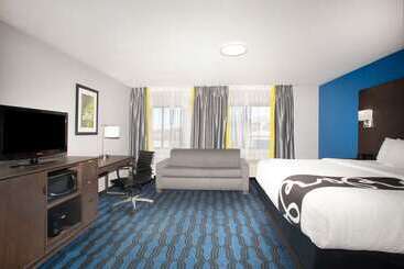 هتل La Quinta Inn By Wyndham St. Louis Hazelwood Airport North