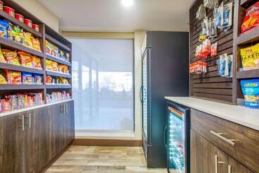 هتل La Quinta Inn By Wyndham St. Louis Hazelwood  Airport North
