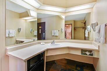 هتل La Quinta By Wyndham Albuquerque Journal Ctr Nw