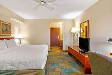 هتل La Quinta By Wyndham Albuquerque Journal Ctr Nw