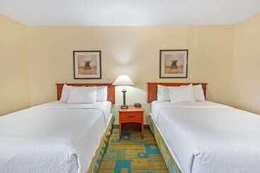 هتل La Quinta By Wyndham Albuquerque Journal Ctr Nw