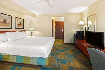 هتل La Quinta By Wyndham Albuquerque Journal Ctr Nw