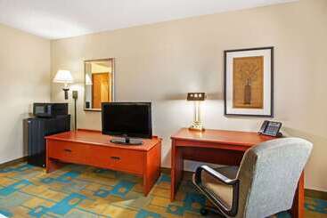 هتل La Quinta By Wyndham Albuquerque Journal Ctr Nw