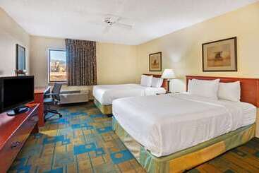 هتل La Quinta By Wyndham Albuquerque Journal Ctr Nw