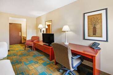 هتل La Quinta By Wyndham Albuquerque Journal Ctr Nw