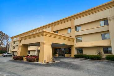 هتل La Quinta By Wyndham Jackson