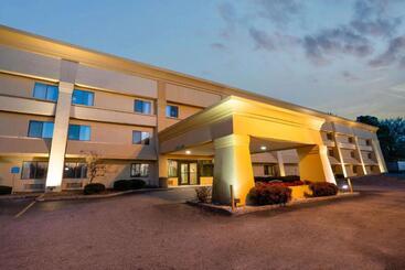 هتل La Quinta By Wyndham Jackson
