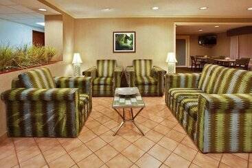 هتل La Quinta By Wyndham Lakeland East