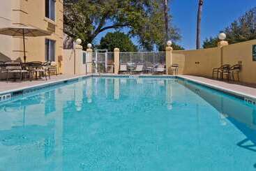 هتل La Quinta By Wyndham Lakeland East