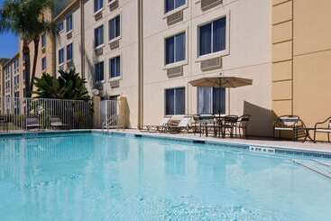 هتل La Quinta By Wyndham Lakeland East