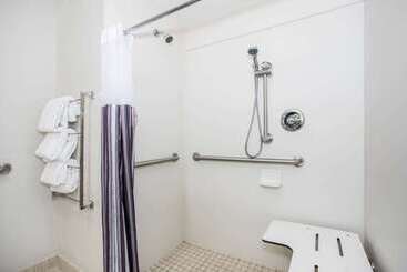 هتل La Quinta By Wyndham Melbourne Viera