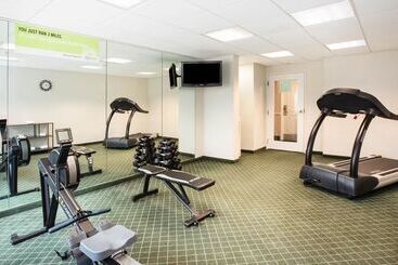 هتل La Quinta By Wyndham Melbourne Viera