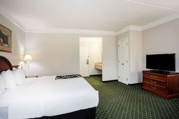هتل La Quinta By Wyndham Melbourne Viera