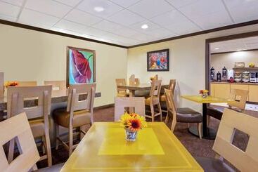هتل La Quinta By Wyndham Miami Cutler Bay