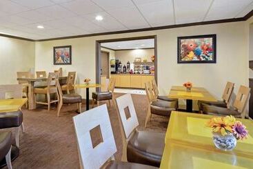 هتل La Quinta By Wyndham Miami Cutler Bay