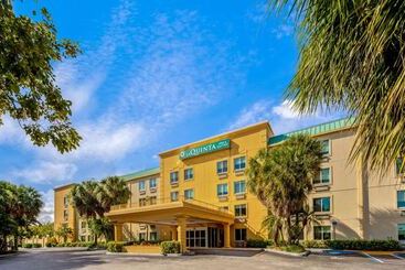 هتل La Quinta By Wyndham Miami Cutler Bay