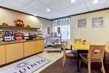 هتل La Quinta By Wyndham Miami Cutler Bay