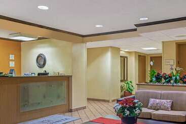 هتل La Quinta By Wyndham Miami Cutler Bay