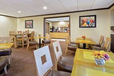 هتل La Quinta By Wyndham Miami Cutler Bay
