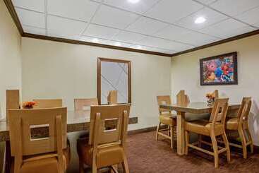 هتل La Quinta By Wyndham Miami Cutler Bay