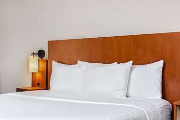 هتل La Quinta By Wyndham Miami Cutler Bay