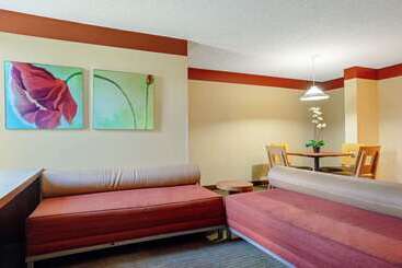 هتل La Quinta By Wyndham Miami Cutler Bay
