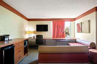 هتل La Quinta By Wyndham Miami Cutler Bay