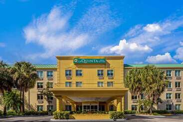 هتل La Quinta By Wyndham Miami Cutler Bay