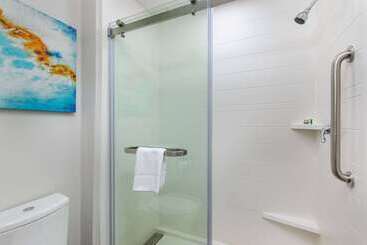 هتل La Quinta By Wyndham Nashville Airport