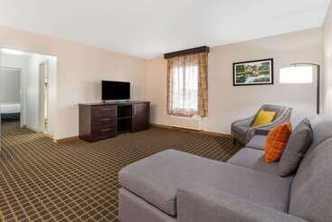 هتل La Quinta By Wyndham Rockford