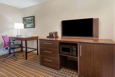 هتل La Quinta By Wyndham Rockford