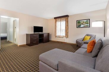 هتل La Quinta By Wyndham Rockford