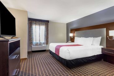 هتل La Quinta By Wyndham Rockford