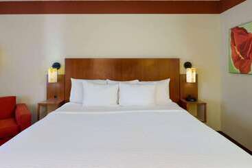 هتل Spark By Hilton Savannah Midtown