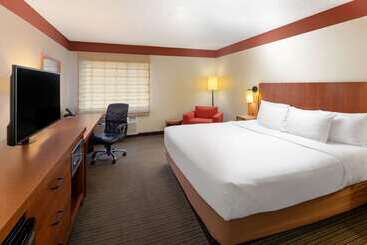 هتل Spark By Hilton Savannah Midtown
