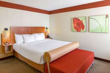 هتل Spark By Hilton Savannah Midtown
