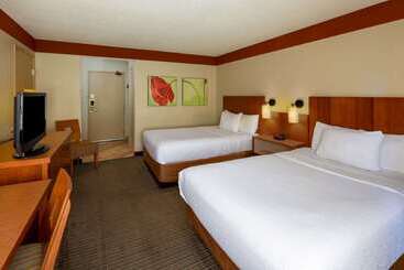 هتل Spark By Hilton Savannah Midtown
