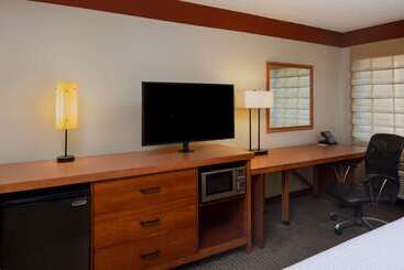 هتل Spark By Hilton Savannah Midtown
