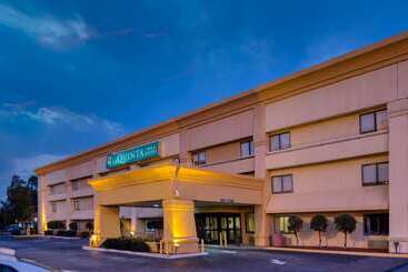 هتل Spark By Hilton Savannah Midtown