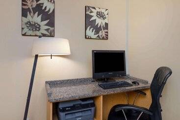 هتل Spark By Hilton Savannah Midtown